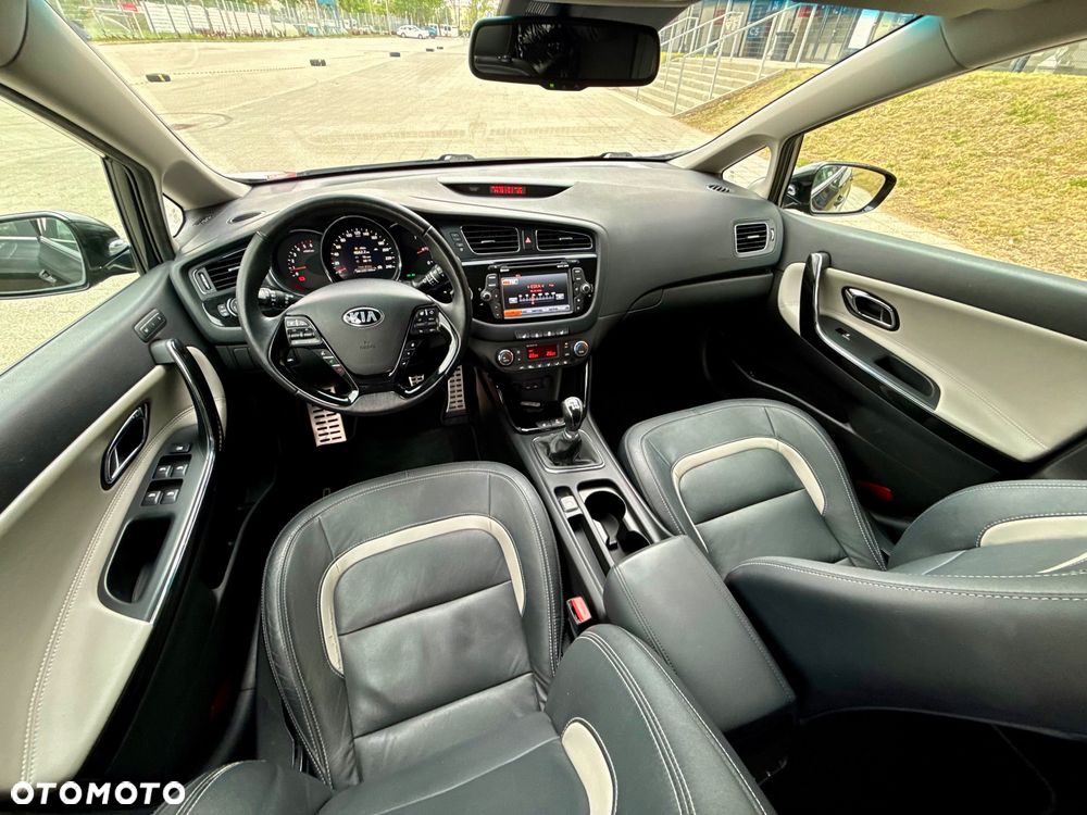 Kia Ceed 1.6 CRDi 128 Platinum Edition - 23