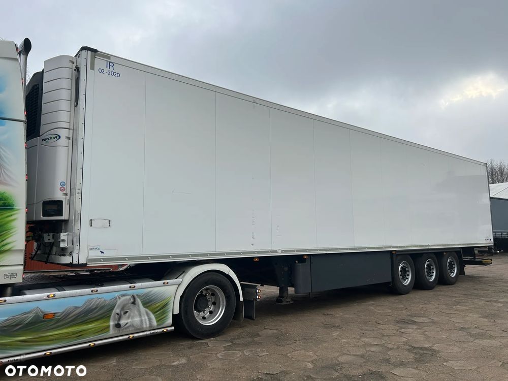 Schmitz Cargobull CARRIER VECTOR 1550 / WINDA z UDT / GRUBA ŚCIANA 7 CM / 4 ZAMKNIĘCIA / OŚ PODNOSZONA / BARDZO ŁADNE OPONY / AGREGAT TYLKO 2952 MOTOGODZIN !! - 6