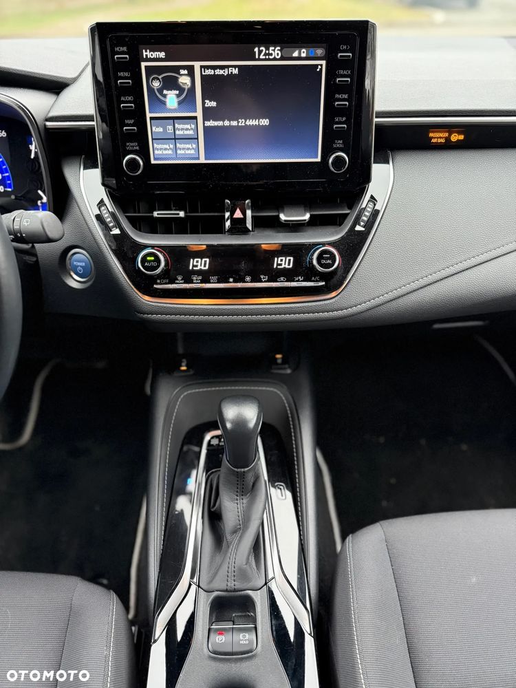 Toyota Corolla 2.0 Hybrid Executive - 16