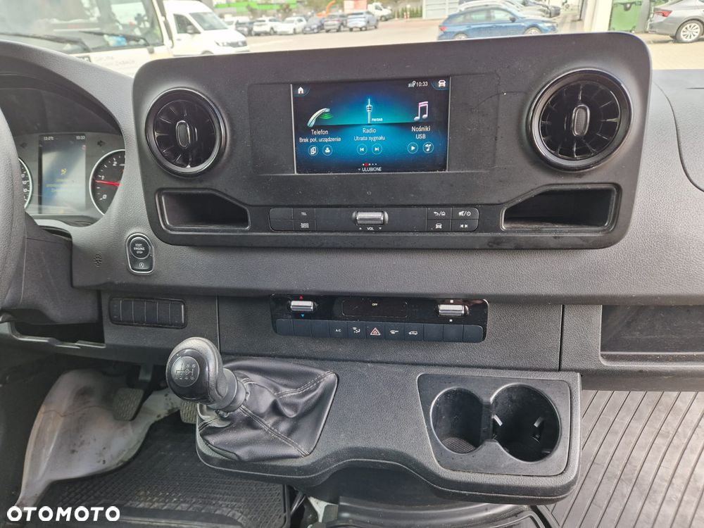 Mercedes-Benz Sprinter 319 Sypialka Led - 10