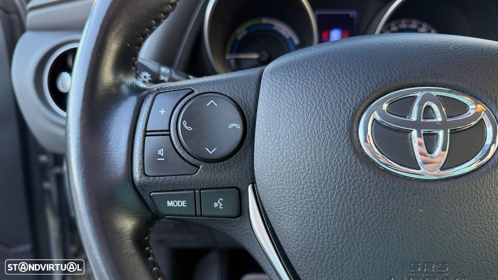 Toyota Auris Touring Sports 1.8 HSD Comfort +P.Techno+P.Sport - 25