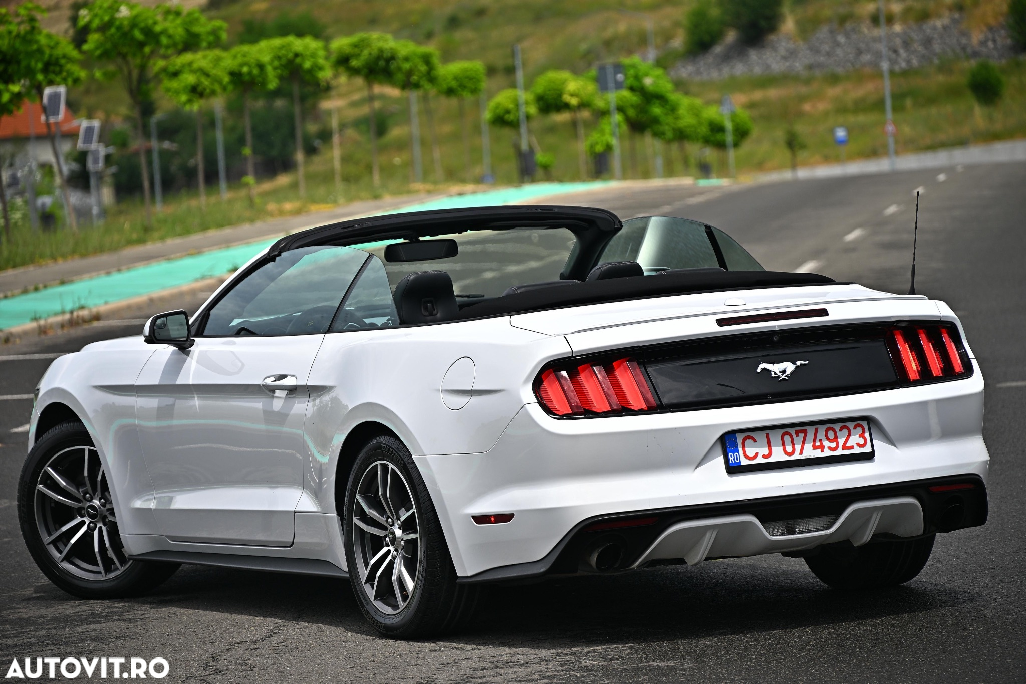 Ford Mustang Cabrio 2.3 Eco Boost - 22