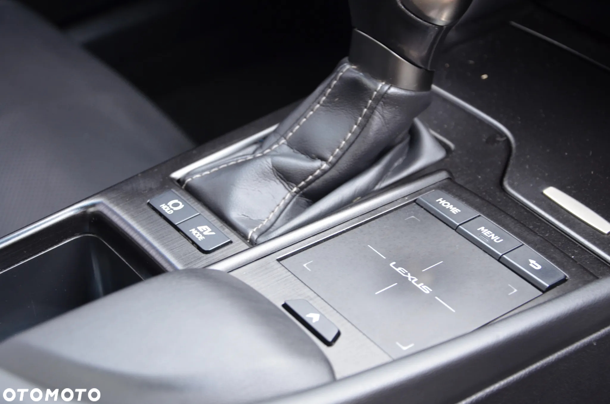 Lexus ES 300h Prestige - 17