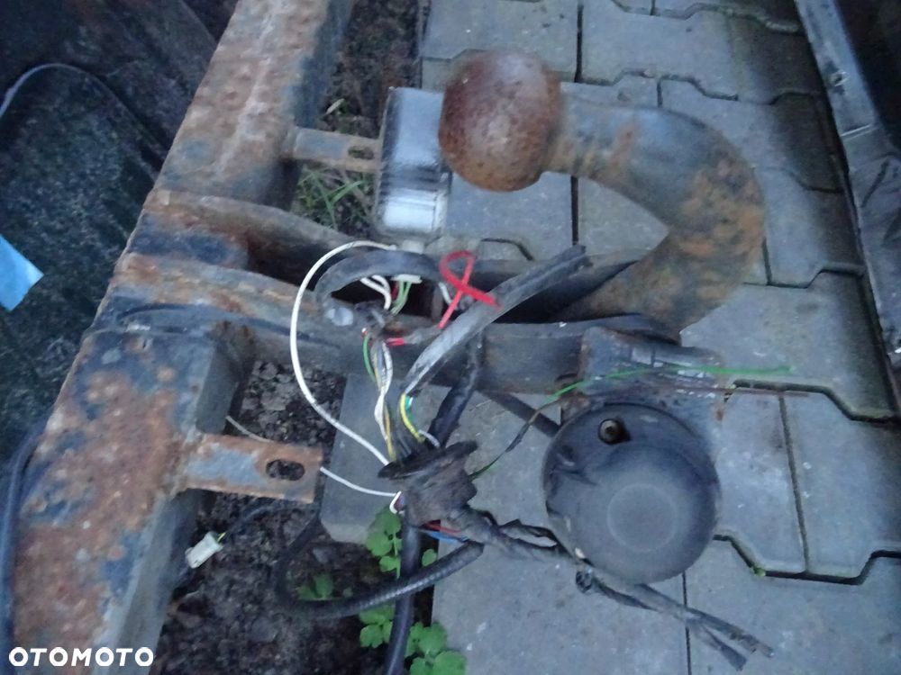 FORD MAVERICK LIFTING HAK HOLOWNICZY TABLICZKA WIAZKA CZESCI ROZNE PYTAC - 1