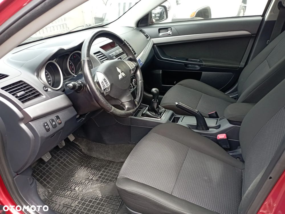 Mitsubishi Lancer 1.8 Invite - 7