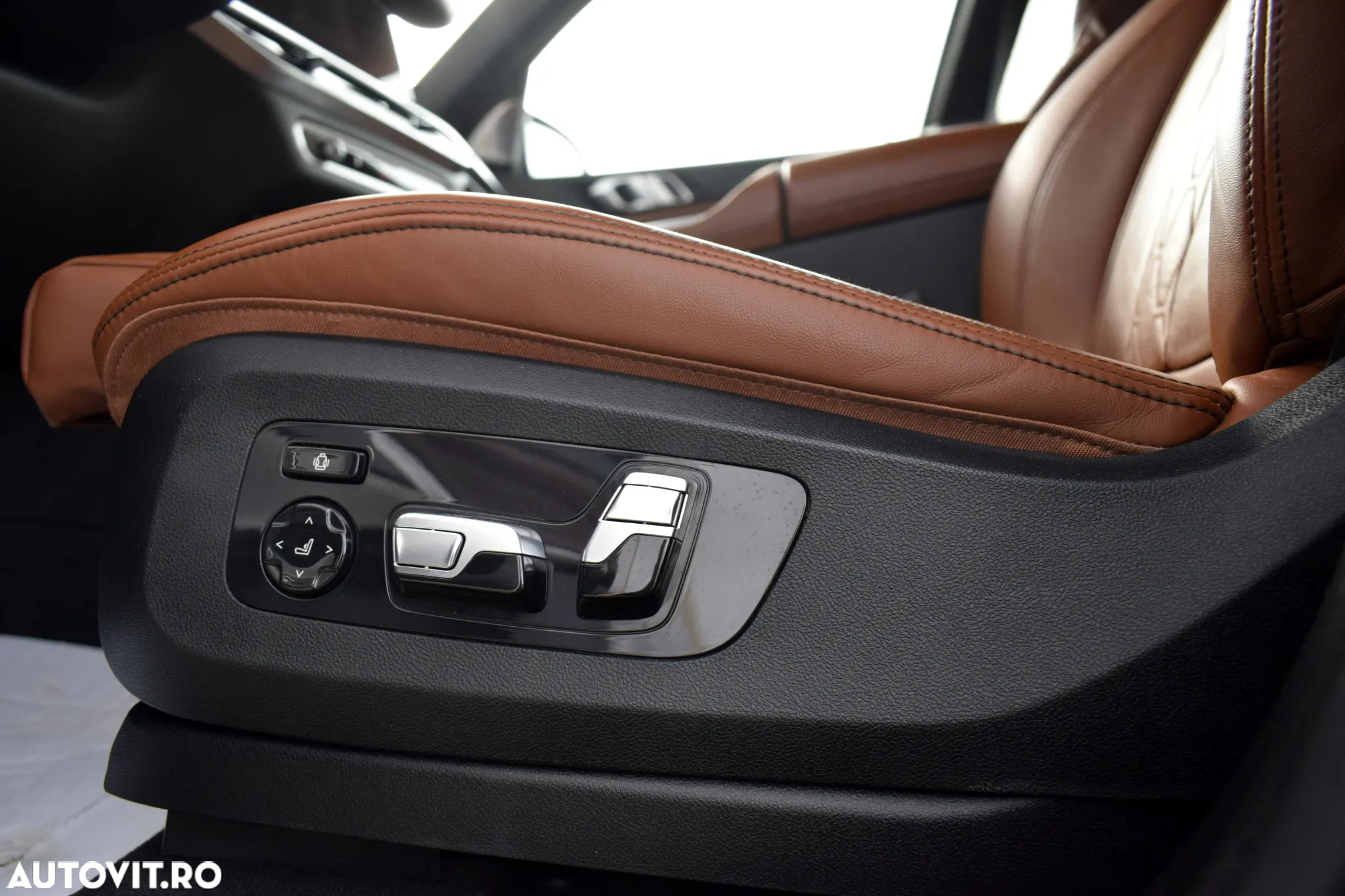 BMW X7 M60i xDrive AT MHEV - 36