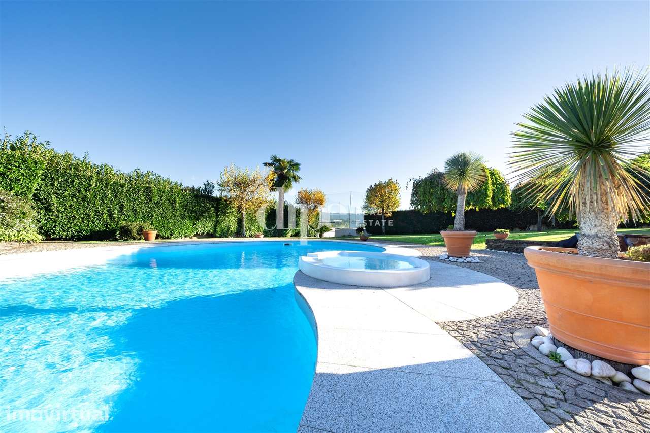 Luxuosa Moradia T3 com piscina e court de ténis - Grande imagem: 3/29