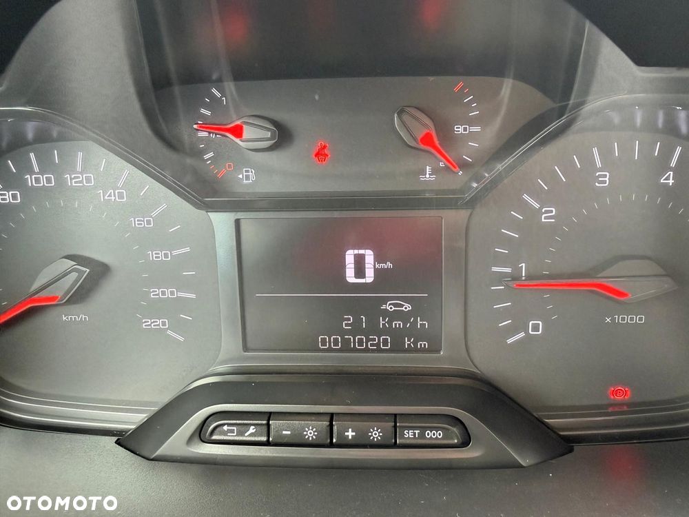 Peugeot PARTNER - 17