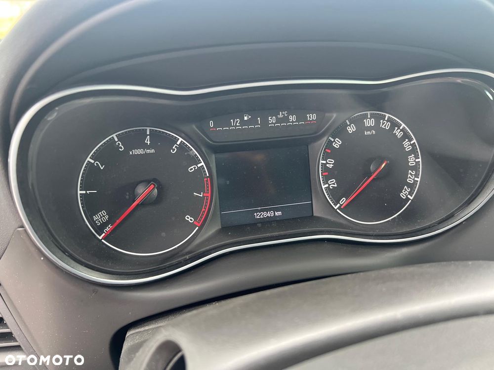 Opel Zafira 1.6 T Plus S&S - 10