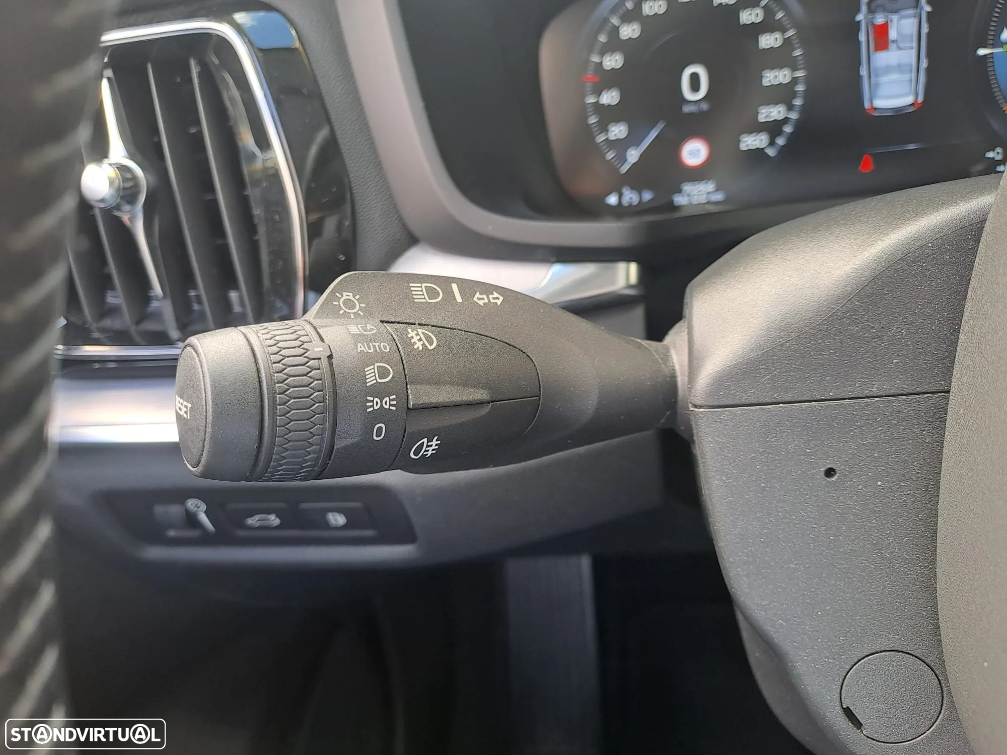 Volvo V60 2.0 T8 AWD TE Momentum - 3