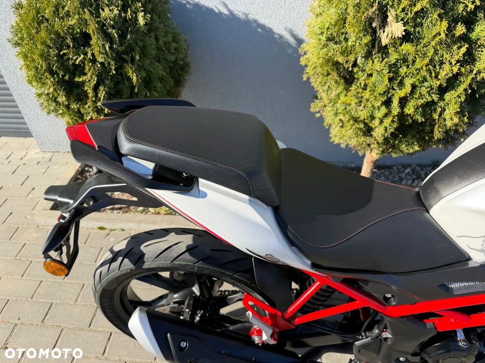 Benelli BN 125 - 21