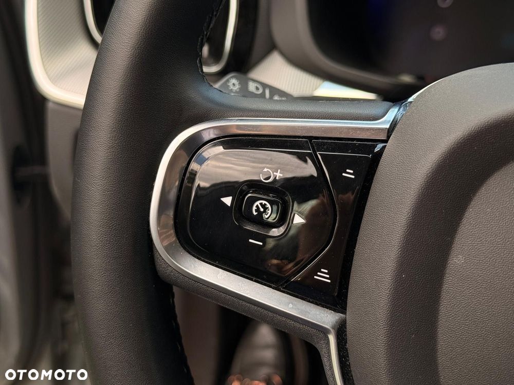 Volvo XC 60 - 30