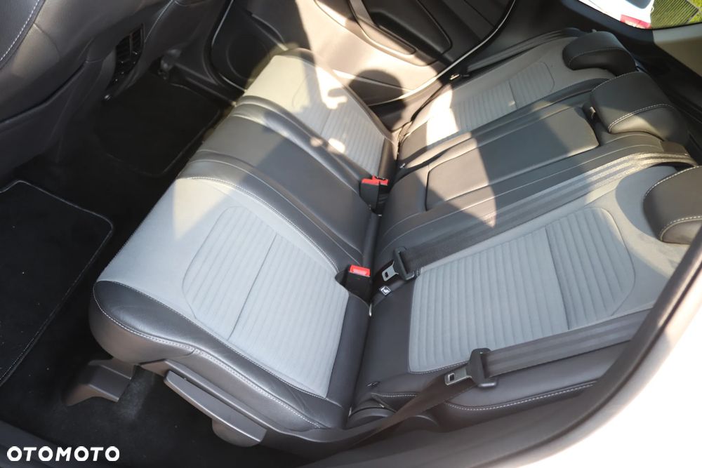 Ford Kuga 2.0 TDCi 2x4 Business Edition - 28