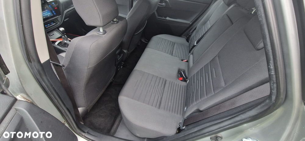 Toyota Auris 1.6 D-4D Premium - 13