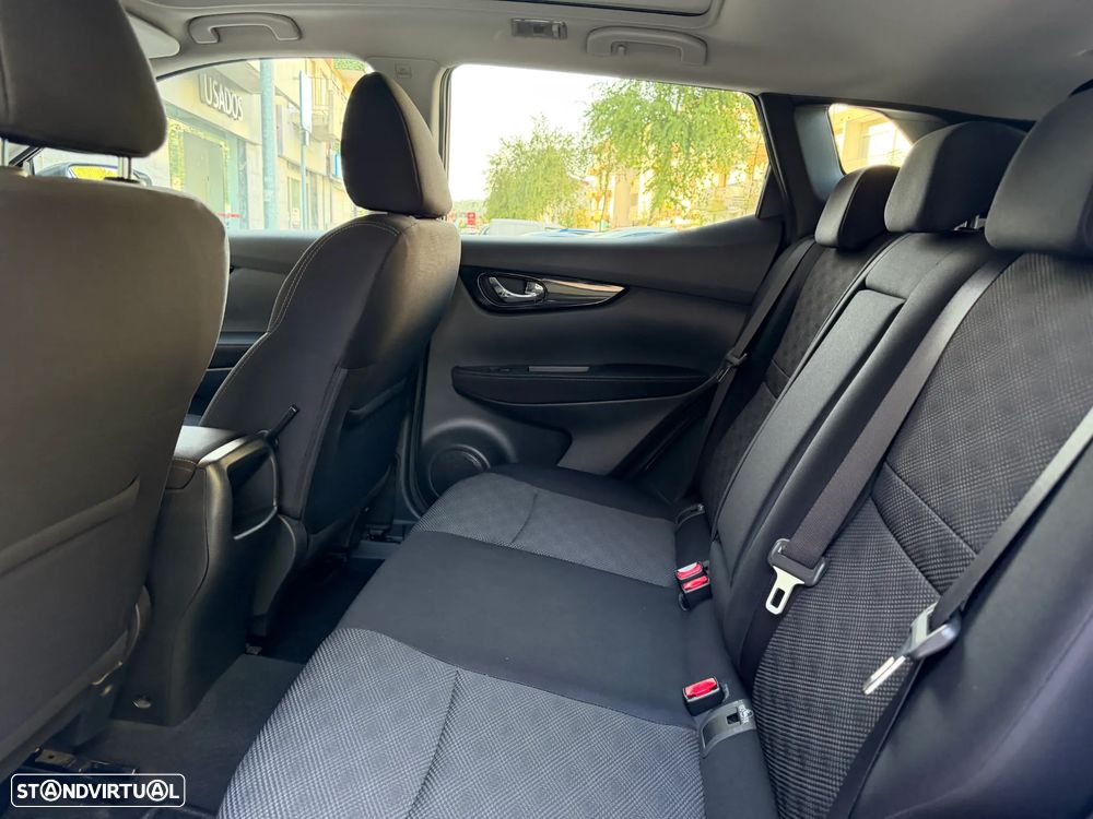 Nissan Qashqai 1.6 dCi N-Connecta 18 - 29