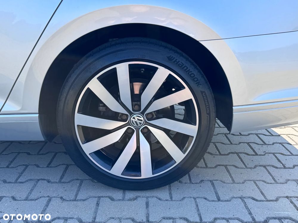 Volkswagen Passat Variant 2.0 TDI SCR DSG 4Motion Business - 6