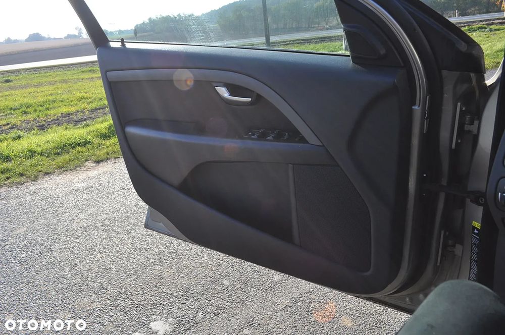 Volvo V70 2.0 Summum - 26