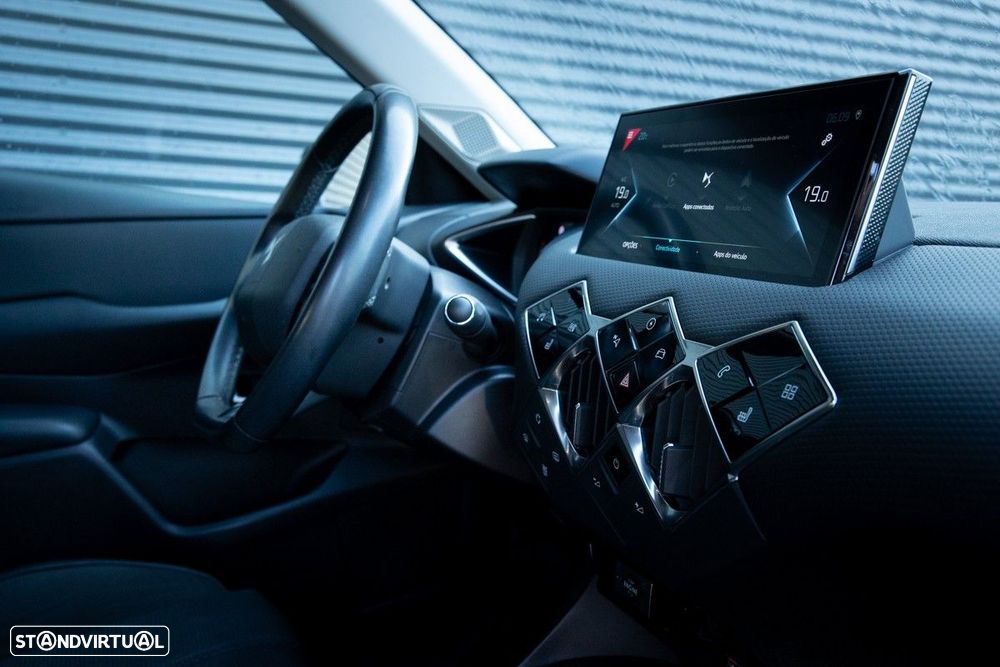 DS DS3 Crossback E-Tense Roofs of Paris - 12
