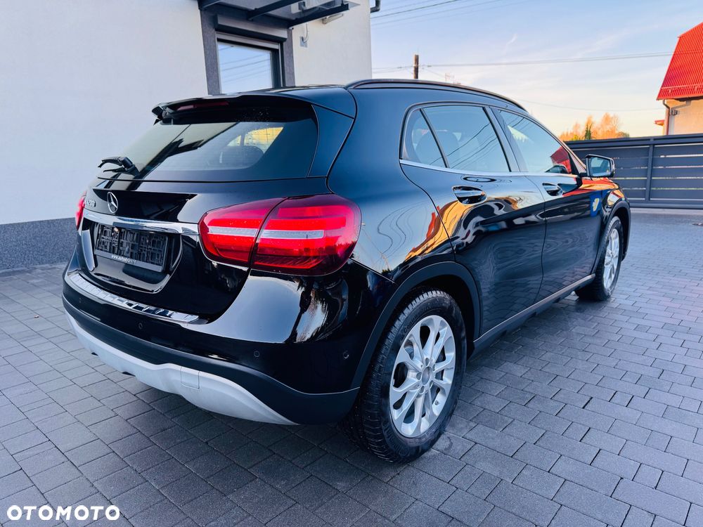 Mercedes-Benz GLA 200 7G-DCT UrbanStyle Edition - 13