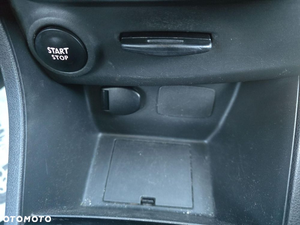 Renault Clio 1.2 16V Life - 23