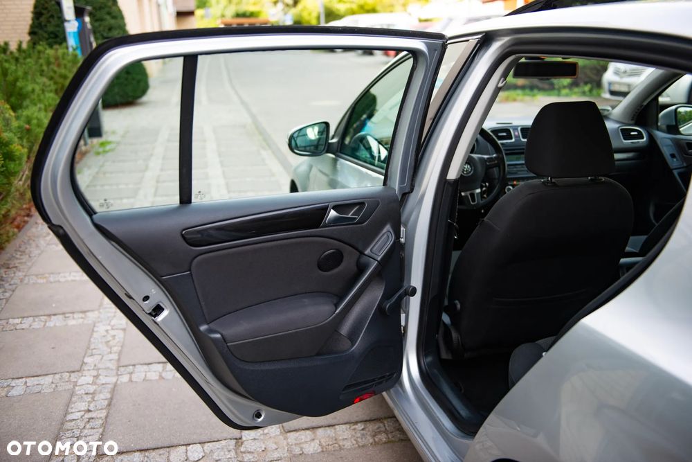 Volkswagen Golf 1.6 TDI BlueMotion Technology DSG Comfortline - 22