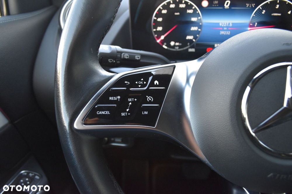 Mercedes-Benz GLA 220 d 4-Matic 8G-DCT - 14