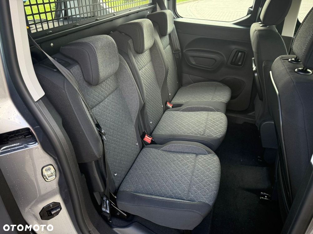 Opel Combo Combo Kombi Edition Plus 1.2 PureTech 110 KM S&S MT6 - 34