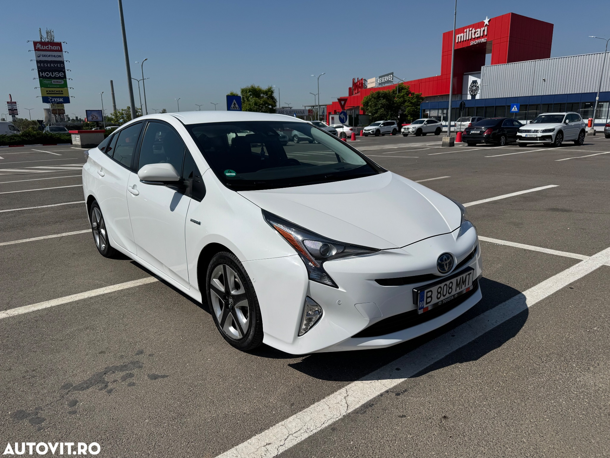 Toyota Prius (Hybrid) Executive - 14