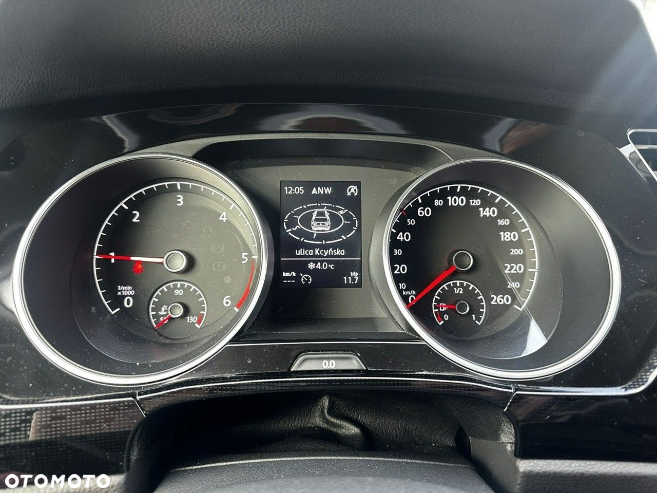 Volkswagen Touran 2.0 TDI SCR Comfortline - 30