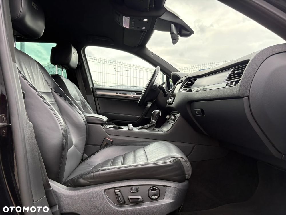 Volkswagen Touareg 3.0 V6 TDI BMT Perfectline R-Style - 31