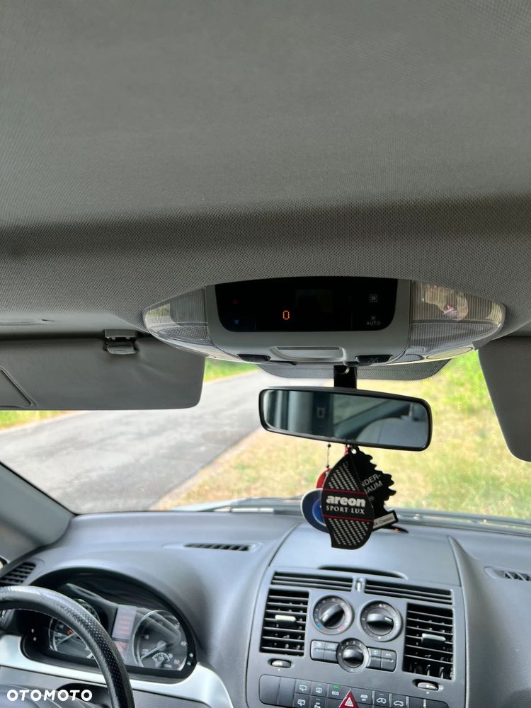 Mercedes-Benz Viano 2.2 CDI Trend (d³ugi) - 23