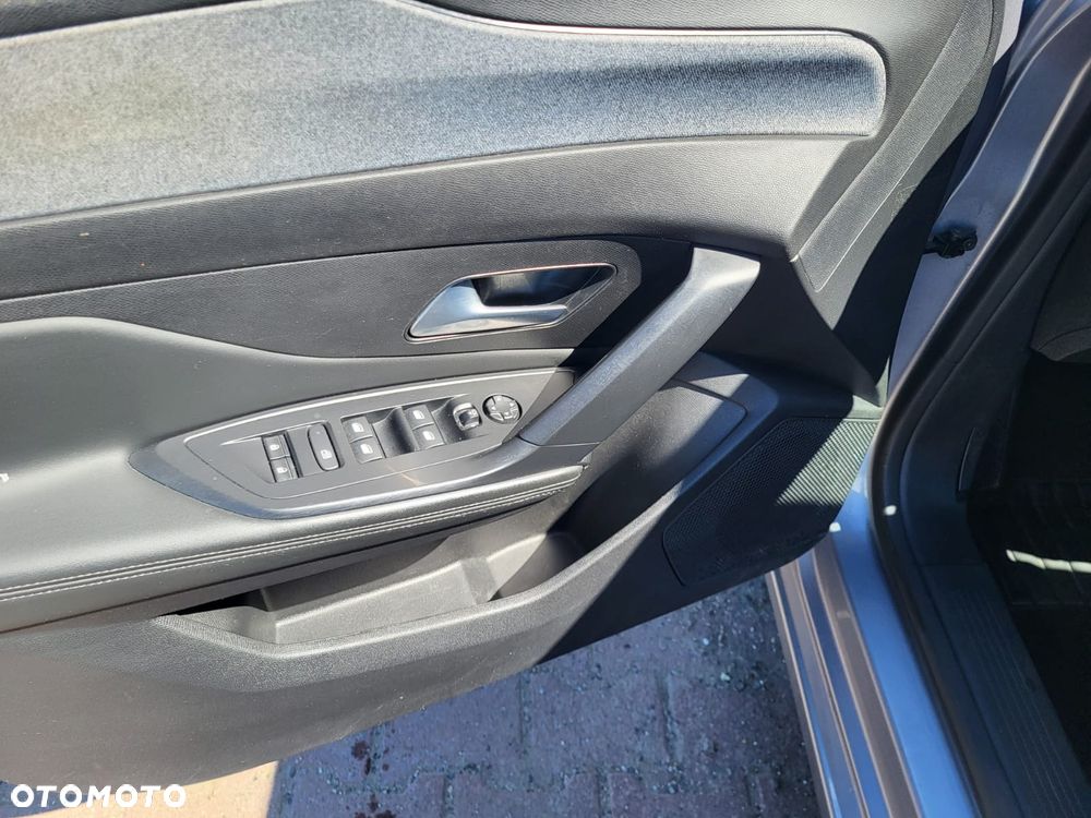Peugeot 308 PureTech 130 GPF EAT8 Stop & Start Allure Business-Paket - 19