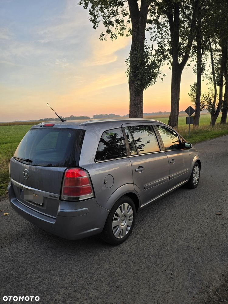 Opel Zafira - 2