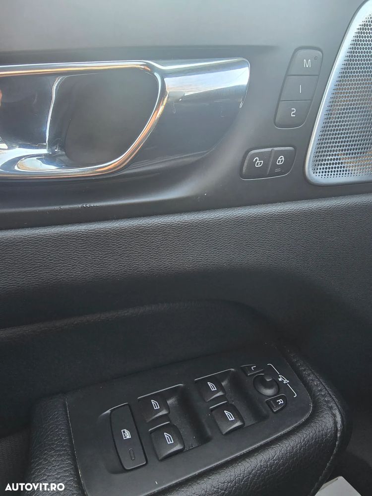 Volvo XC 60 D5 AWD Geartronic Inscription - 17