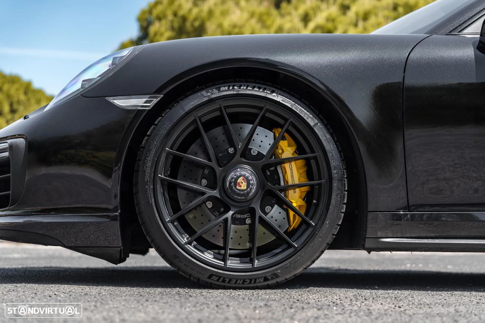 Porsche 911 (991) Turbo S - 9