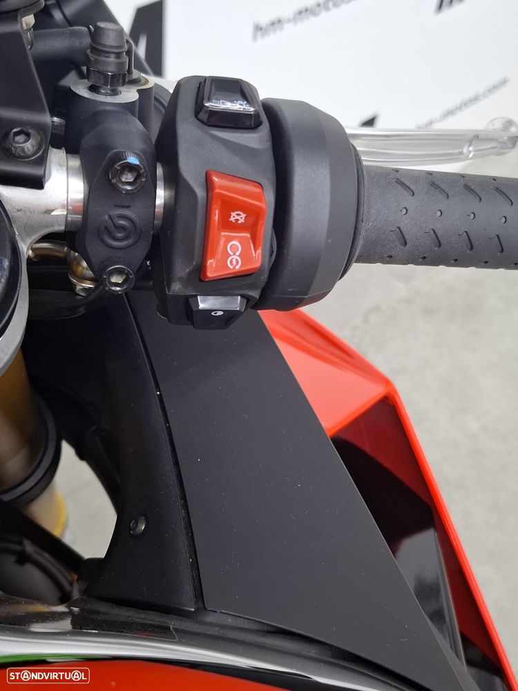 Aprilia RSV 4 FACTORY - 8