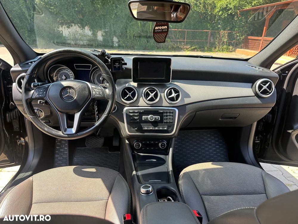Mercedes-Benz GLA - 5
