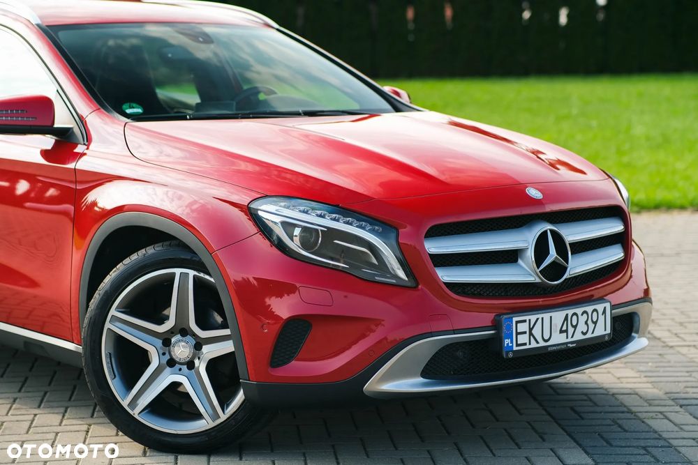 Mercedes-Benz GLA 200 7G-DCT Urban - 4