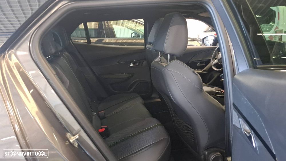 Peugeot 2008 1.2 PureTech GT EAT8 - 5