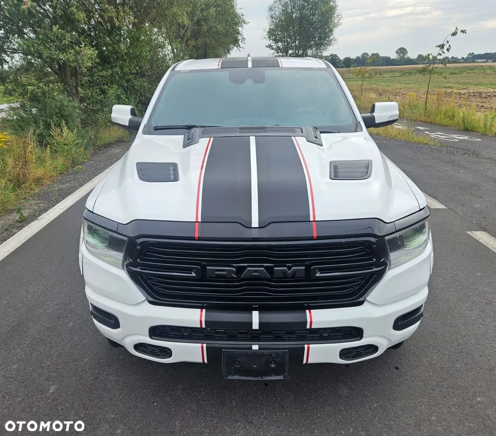 Dodge RAM - 8