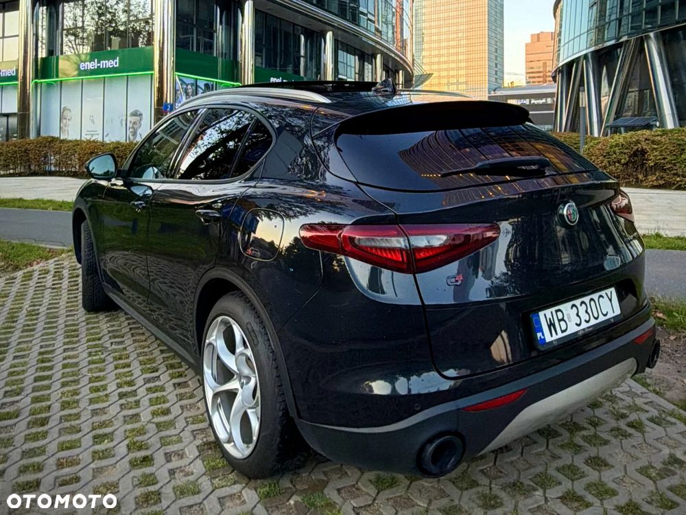 Alfa Romeo Stelvio 2.0 Turbo Executive Q4 - 4