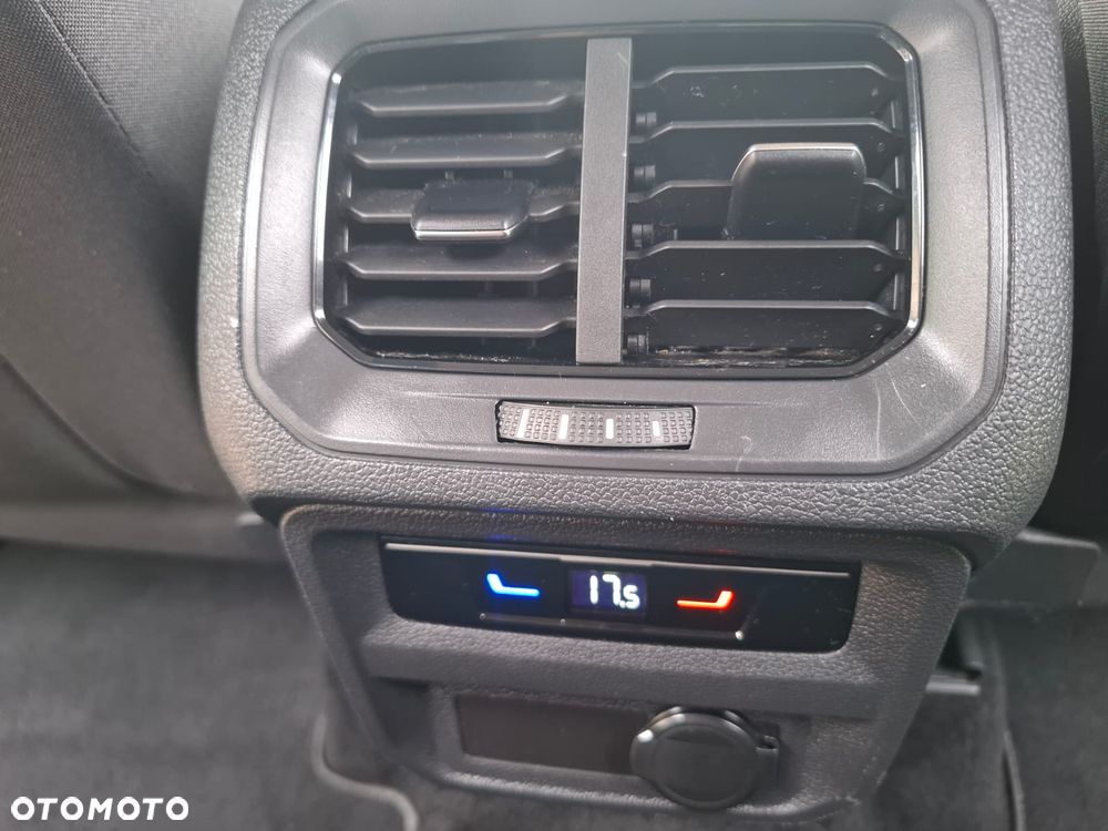 Volkswagen Tiguan 2.0 TDI SCR Elegance DSG - 23