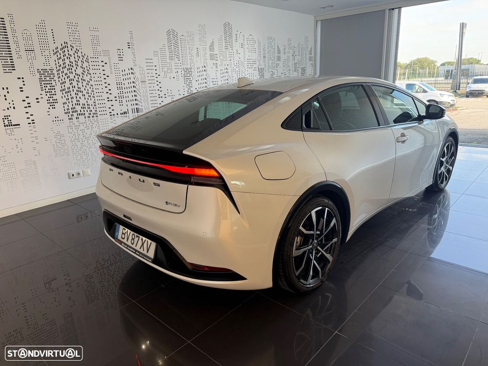 Toyota Prius 2.0 Plug-in Premium - 5