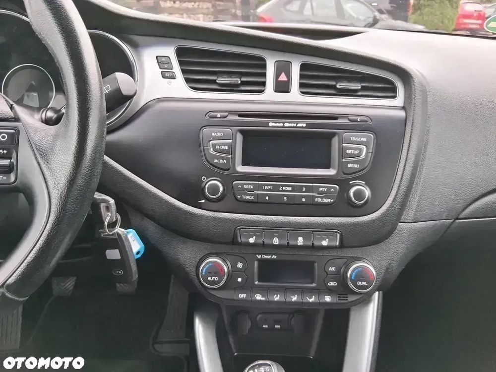 Kia Ceed 1.6 GDI Fifa World Cup Edition - 10