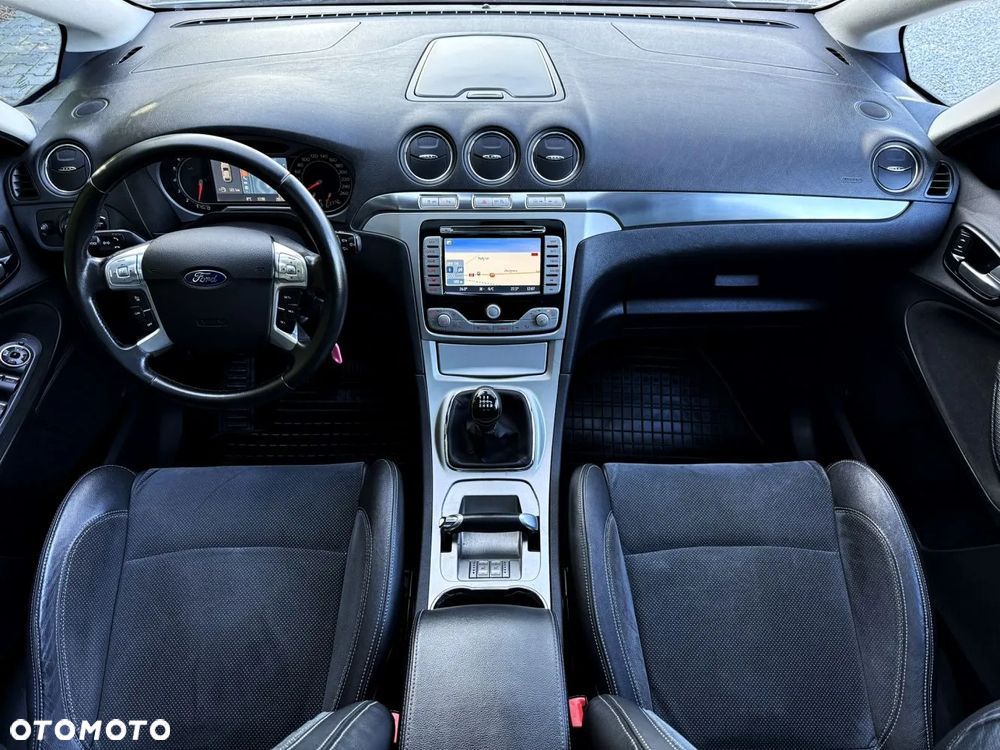 Ford S-Max - 24
