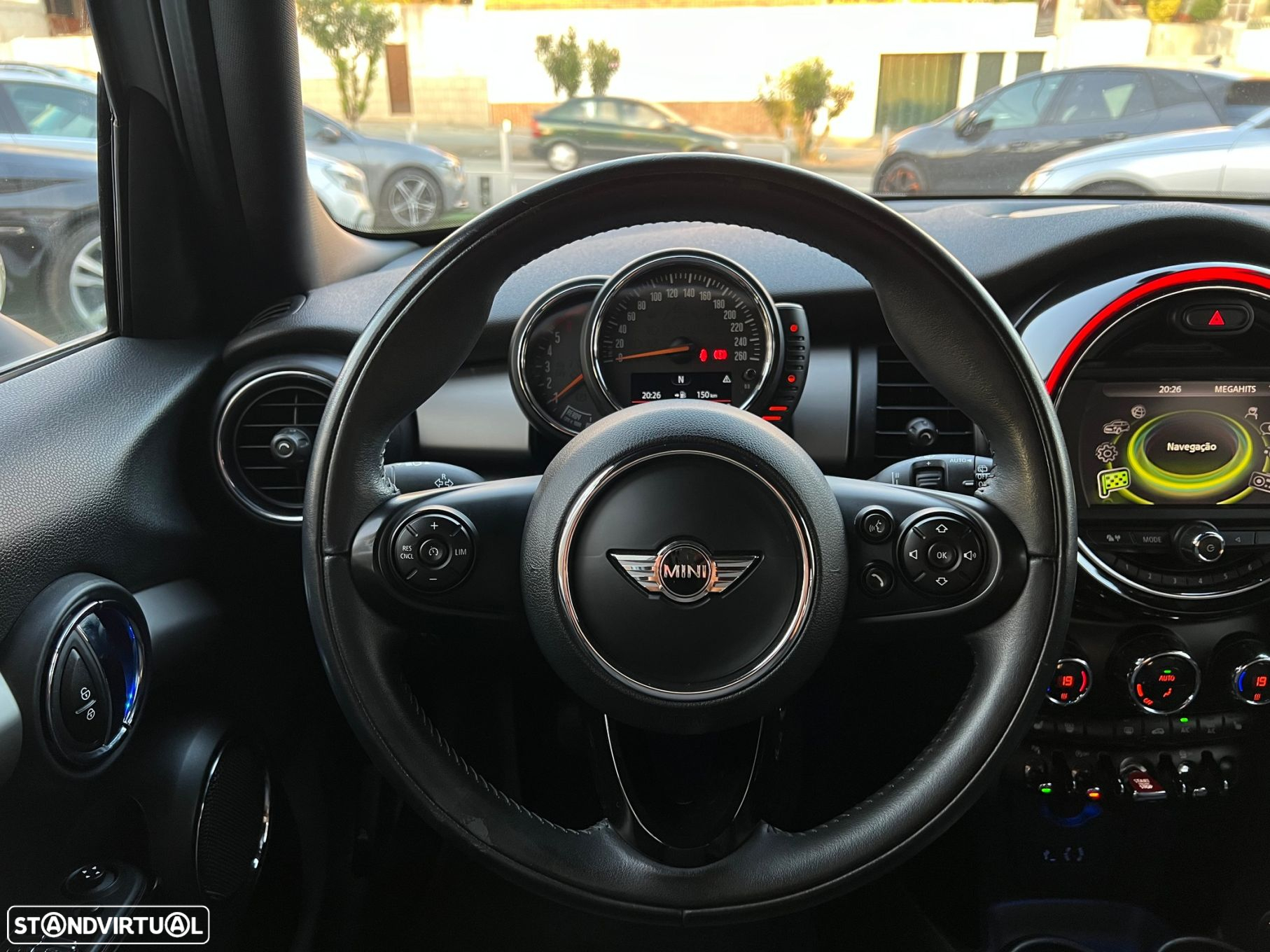 MINI 5 Portas Cooper D - 18