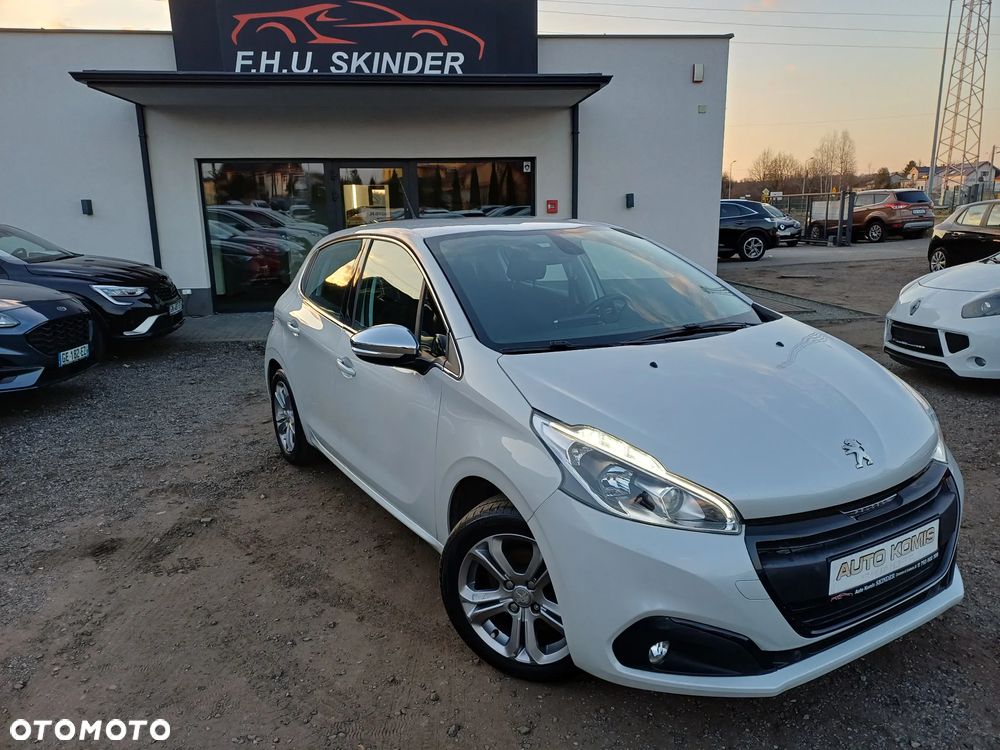 Peugeot 208 PureTech 110 Stop & Start Signature - 1