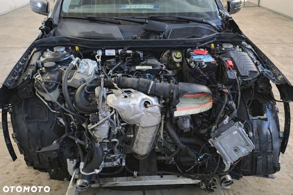 Mercedes-Benz GLA 180 7G-DCT Activity Edition - 5