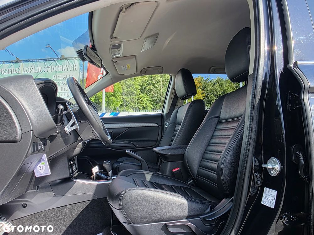 Mitsubishi Outlander 2.0 Instyle Navi CVT - 11