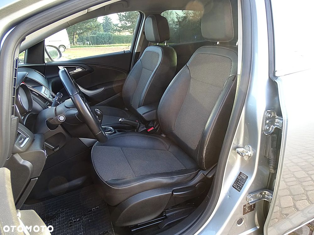 Opel Astra 1.4 Turbo Cosmo - 12